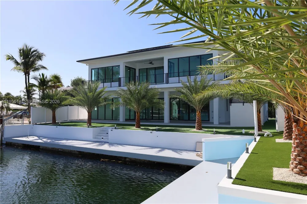 258 Caribbean Dr Key Largo, FL 33037