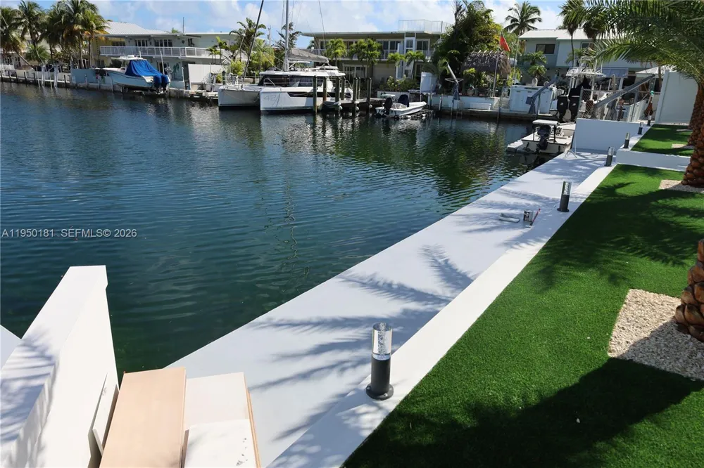 258 Caribbean Dr Key Largo, FL 33037