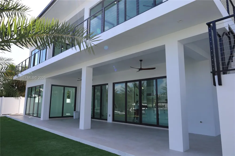 258 Caribbean Dr Key Largo, FL 33037
