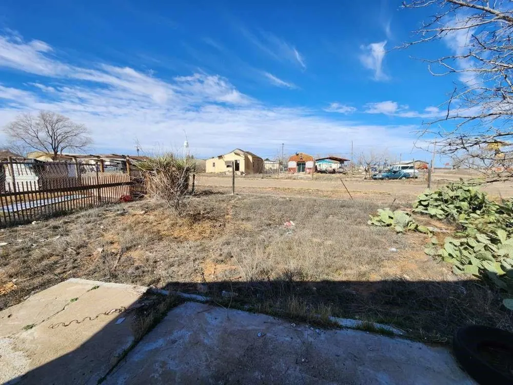 512 Avenue A Grandfalls, TX 79742