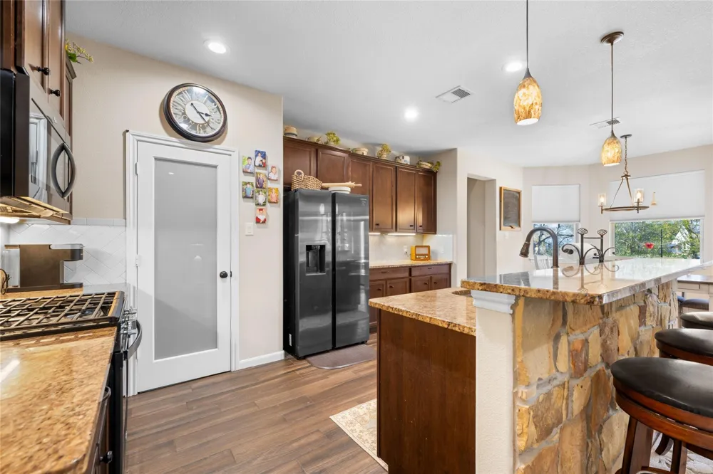 9467 Loop Road Bellville, TX 77418