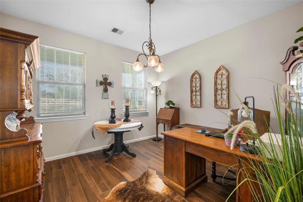 9467 Loop Road Bellville, TX 77418