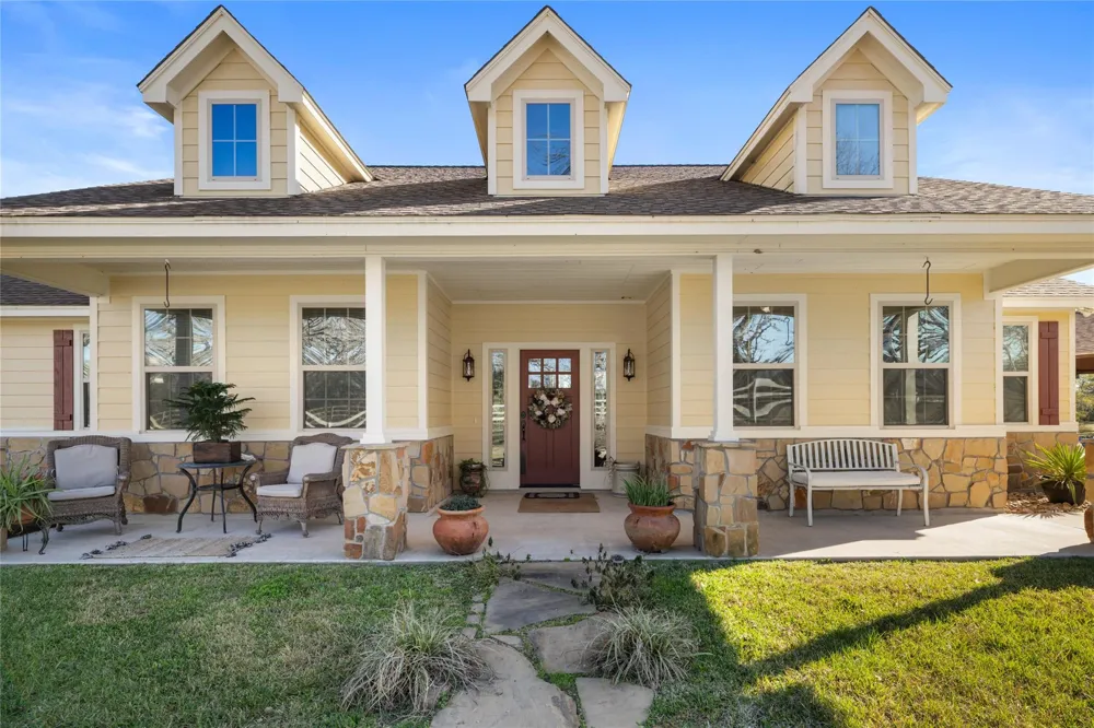 9467 Loop Road Bellville, TX 77418