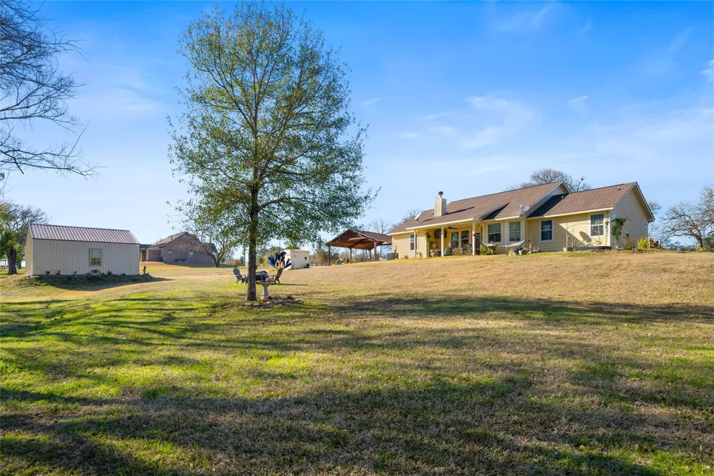 9467 Loop Road Bellville, TX 77418