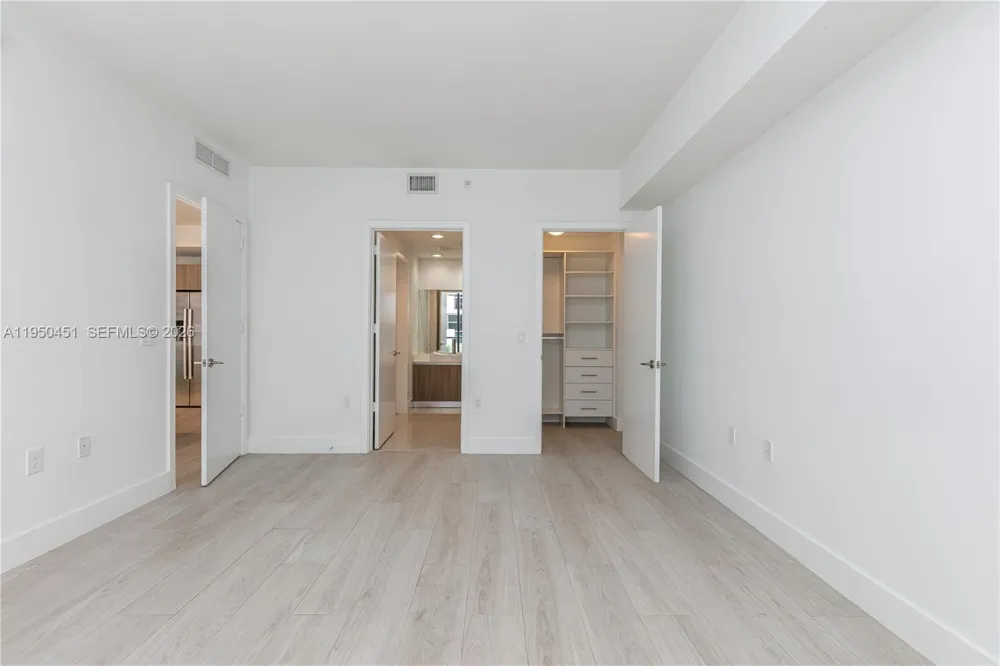 201 SW 17th Rd #303 Miami, FL 33129