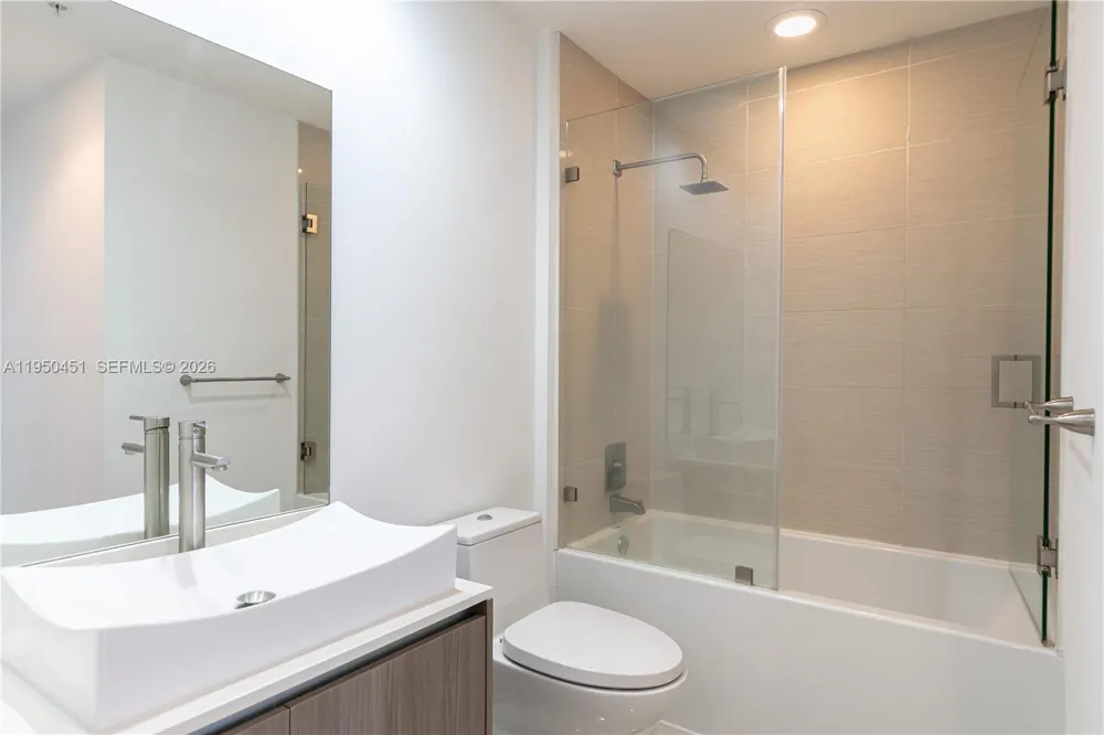 201 SW 17th Rd #303 Miami, FL 33129