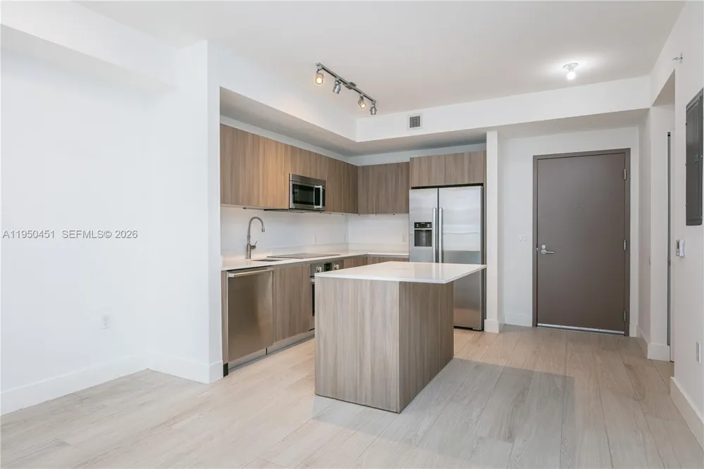 201 SW 17th Rd #303 Miami, FL 33129