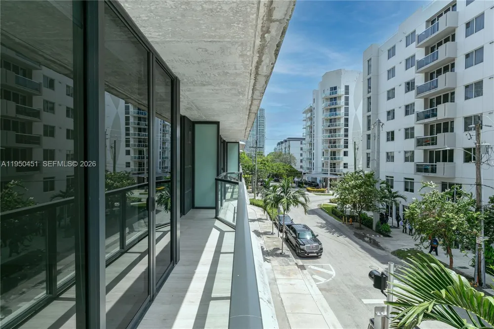 201 SW 17th Rd #303 Miami, FL 33129