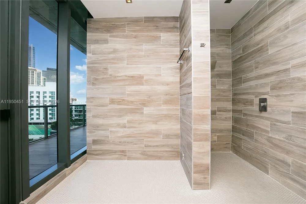 201 SW 17th Rd #303 Miami, FL 33129