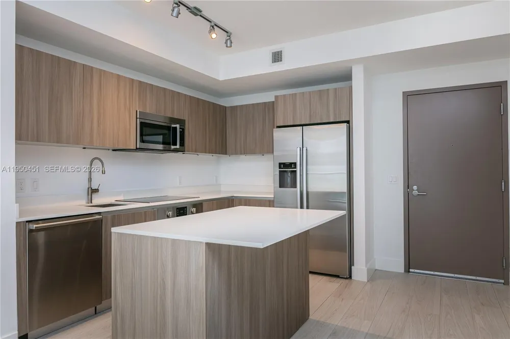 201 SW 17th Rd #303 Miami, FL 33129