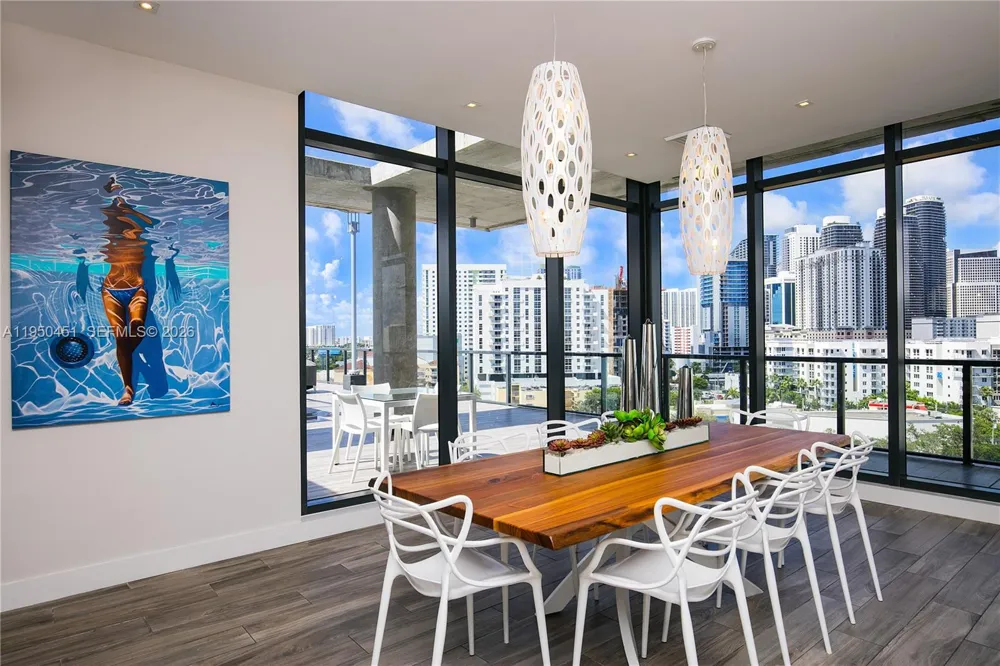 201 SW 17th Rd #303 Miami, FL 33129