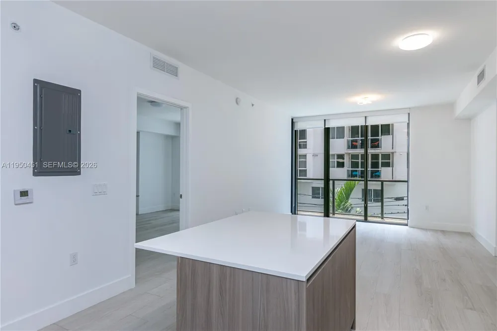 201 SW 17th Rd #303 Miami, FL 33129