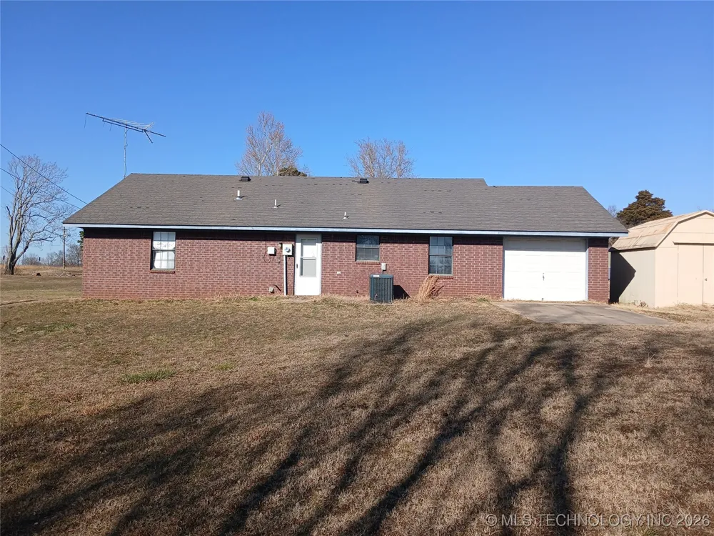 711 E Iowa Street Whitefield, OK 74472