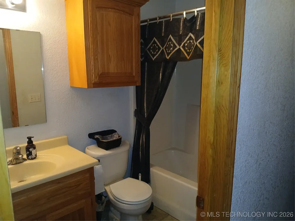 711 E Iowa Street Whitefield, OK 74472