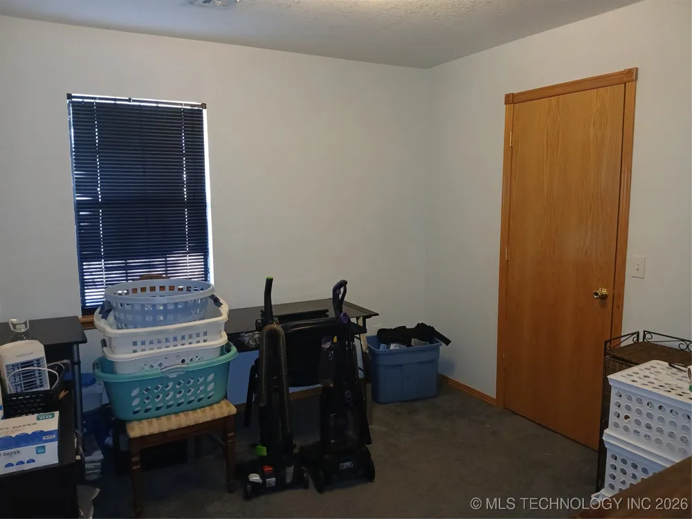 711 E Iowa Street Whitefield, OK 74472