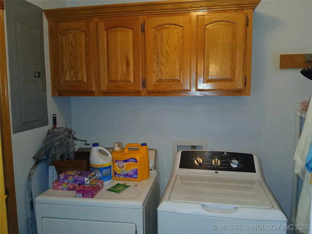 711 E Iowa Street Whitefield, OK 74472