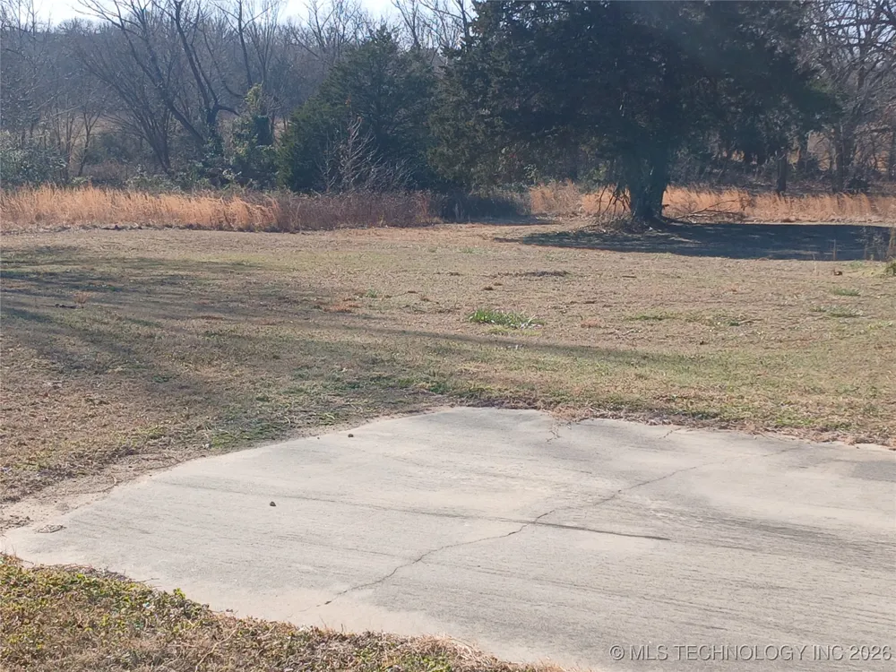711 E Iowa Street Whitefield, OK 74472