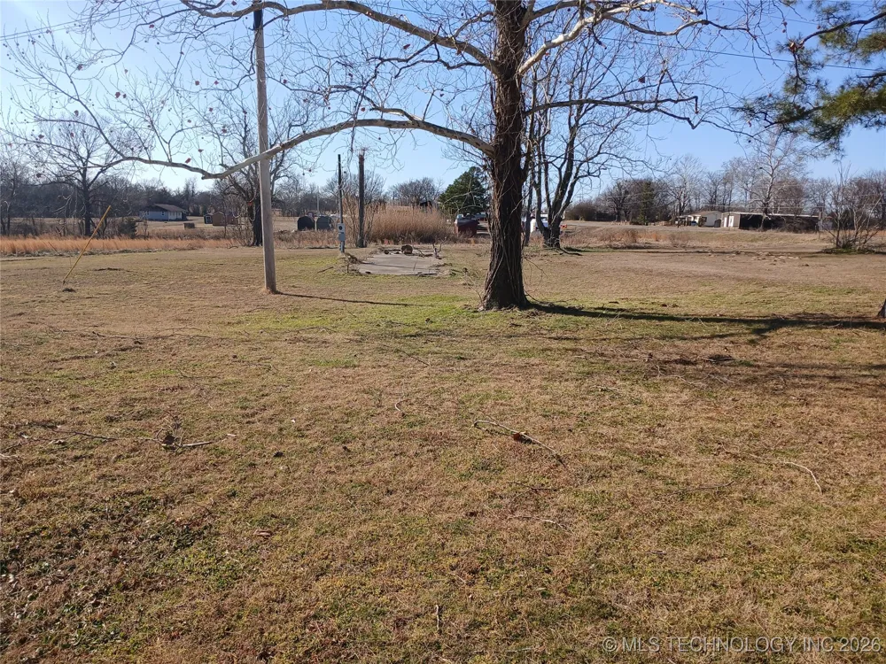 711 E Iowa Street Whitefield, OK 74472