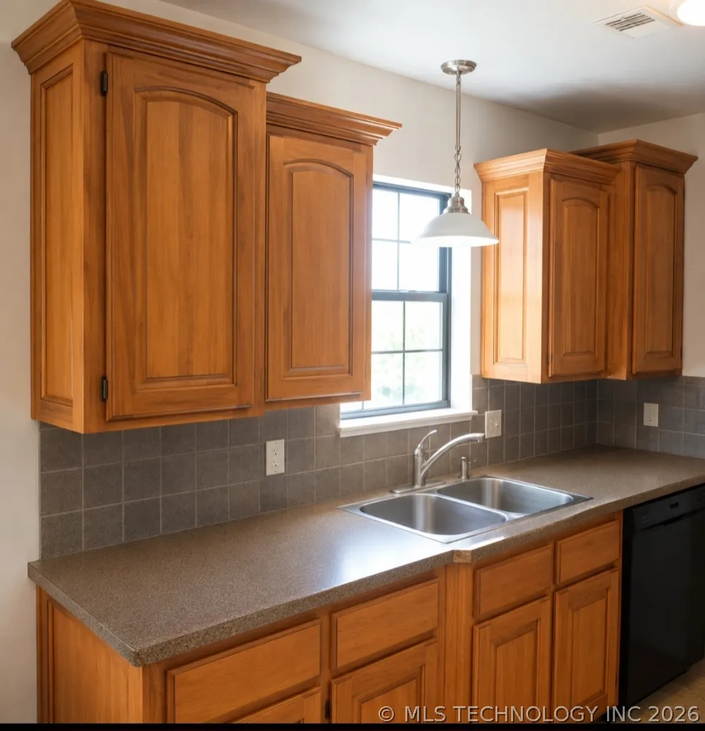 711 E Iowa Street Whitefield, OK 74472