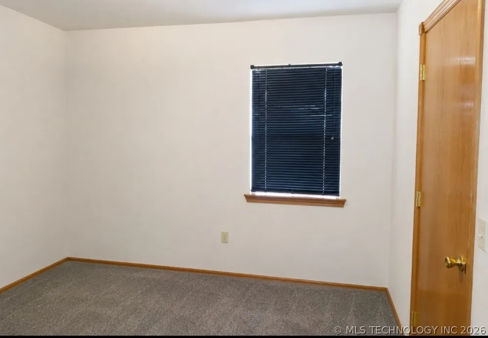 711 E Iowa Street Whitefield, OK 74472