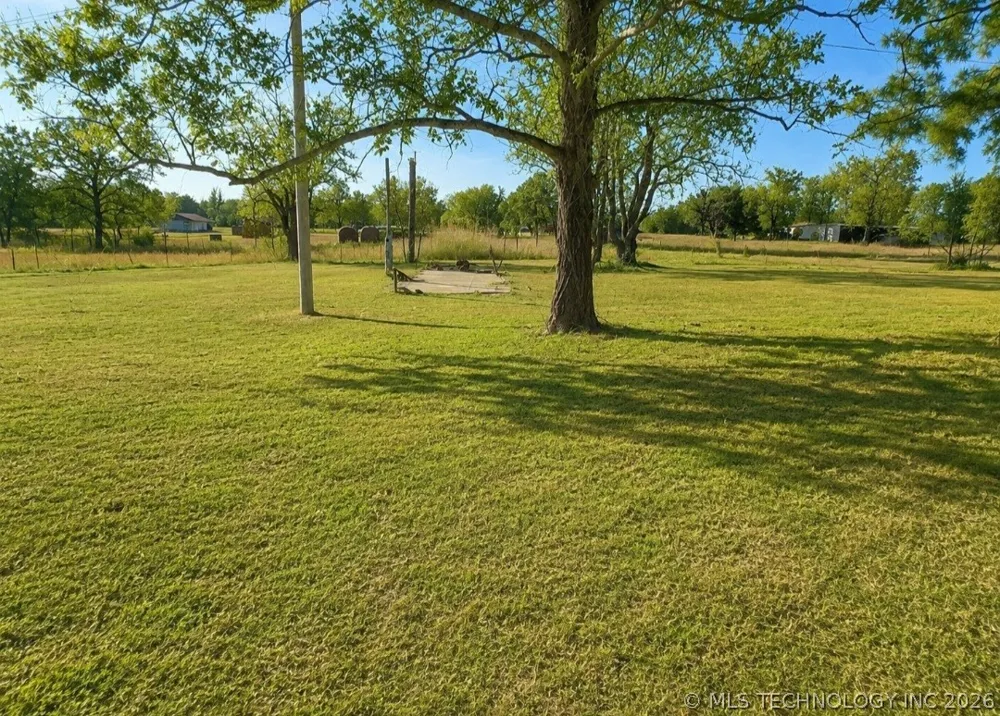 711 E Iowa Street Whitefield, OK 74472