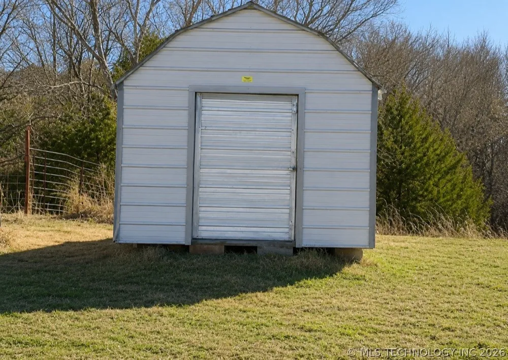 711 E Iowa Street Whitefield, OK 74472