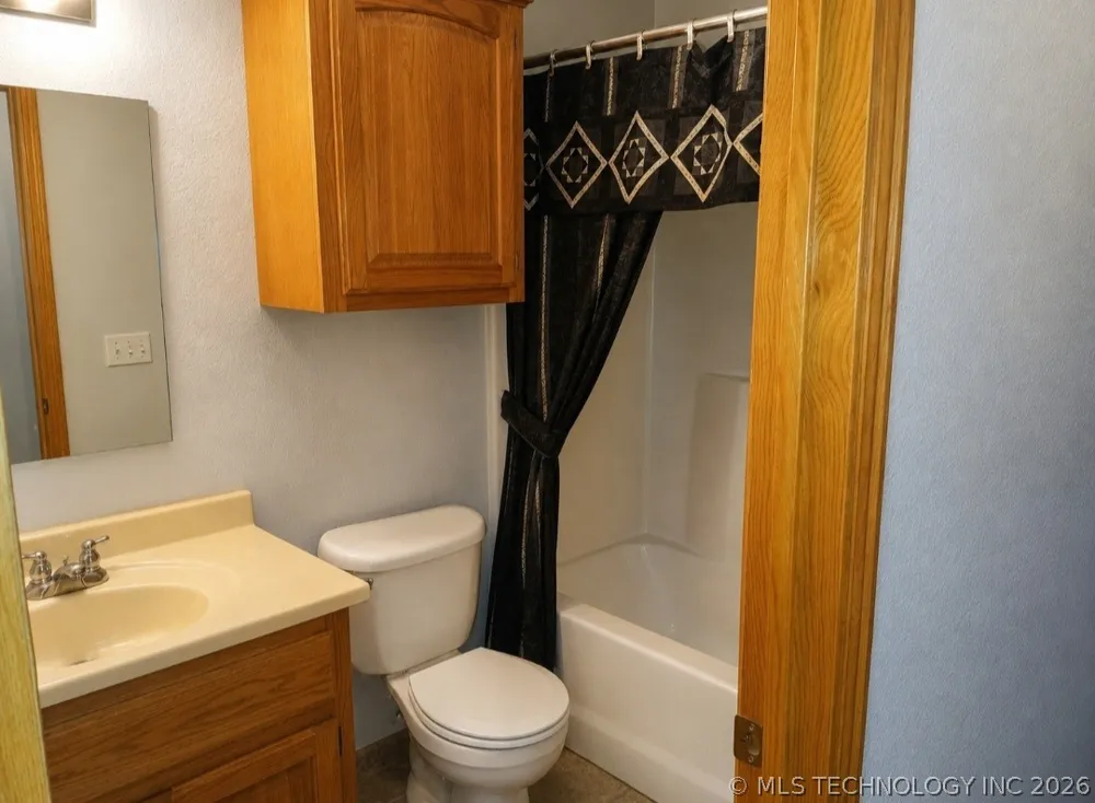 711 E Iowa Street Whitefield, OK 74472