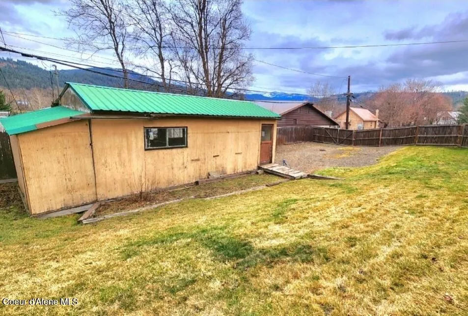 115 S 5th Street St. Maries, ID 83861