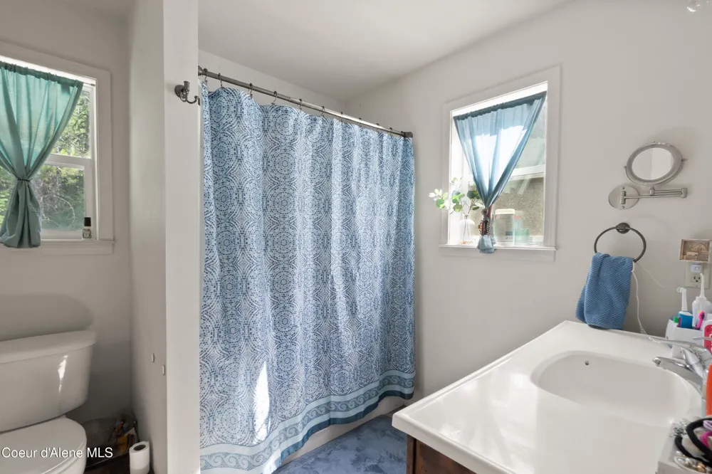 3167 S Sagle Road Sagle, ID 83860