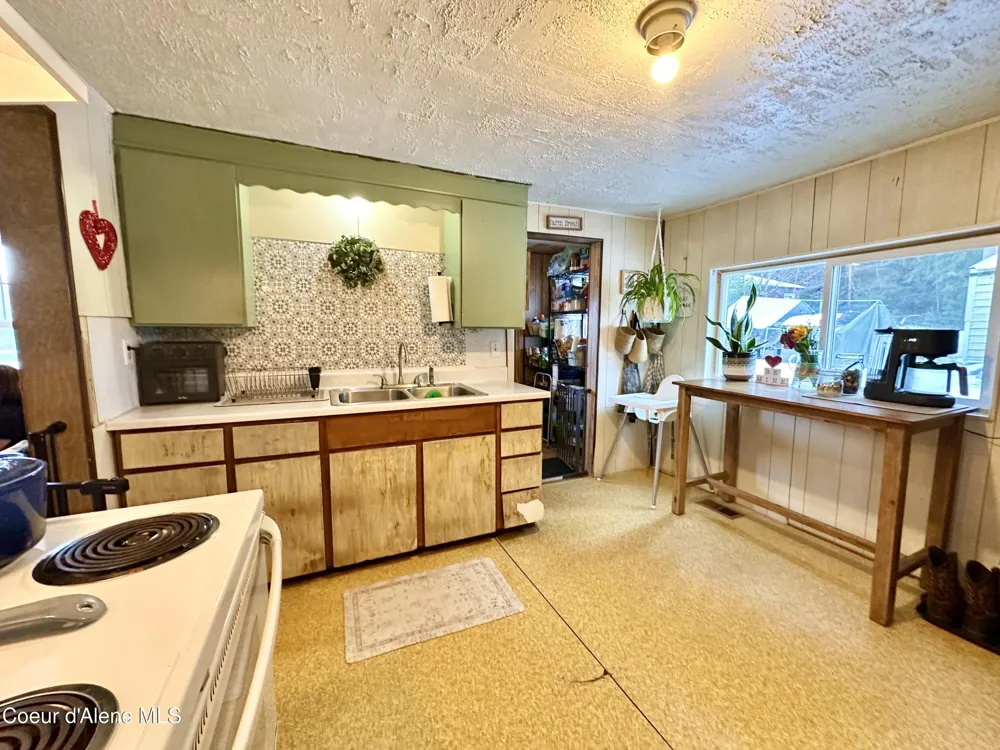 603 E Larch Avenue Osburn, ID 83849
