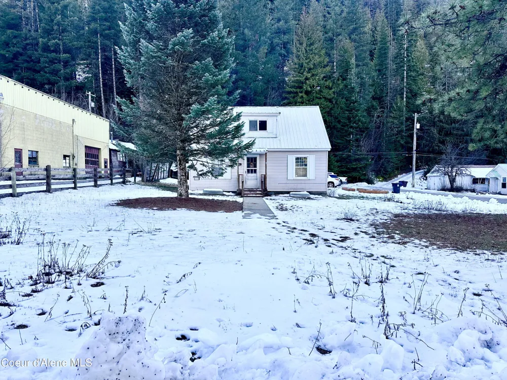 603 E Larch Avenue Osburn, ID 83849