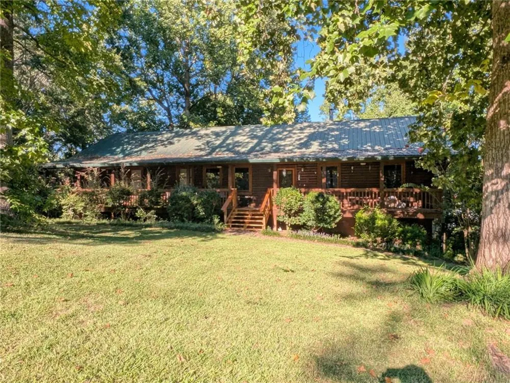 156 Bel Air Drive Maysville, GA 30558