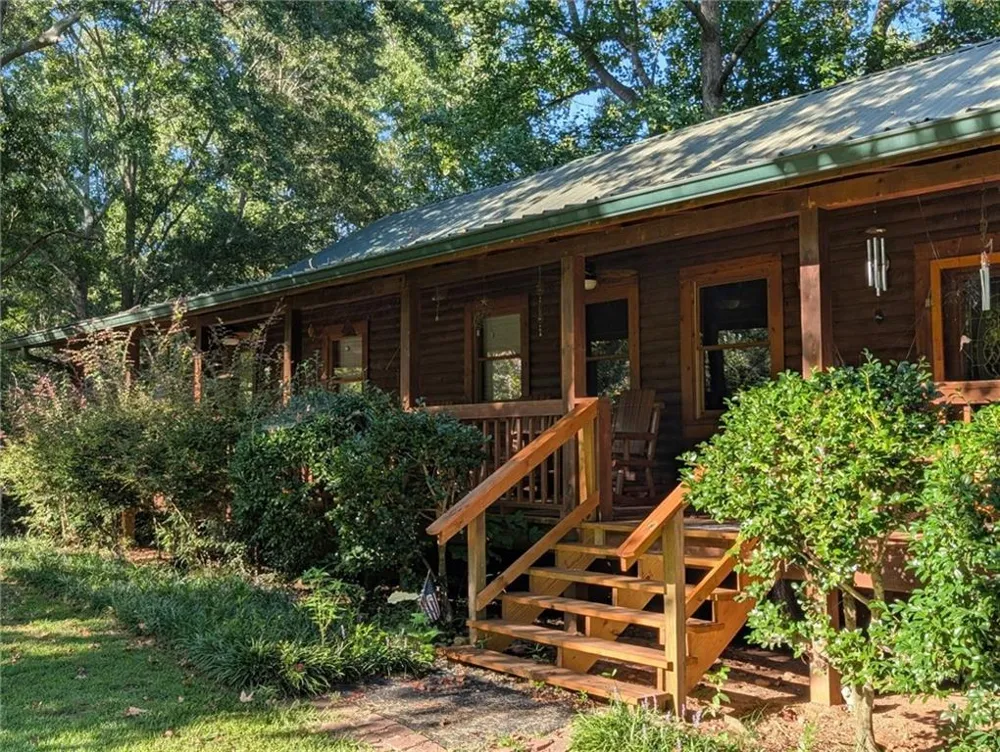 156 Bel Air Drive Maysville, GA 30558