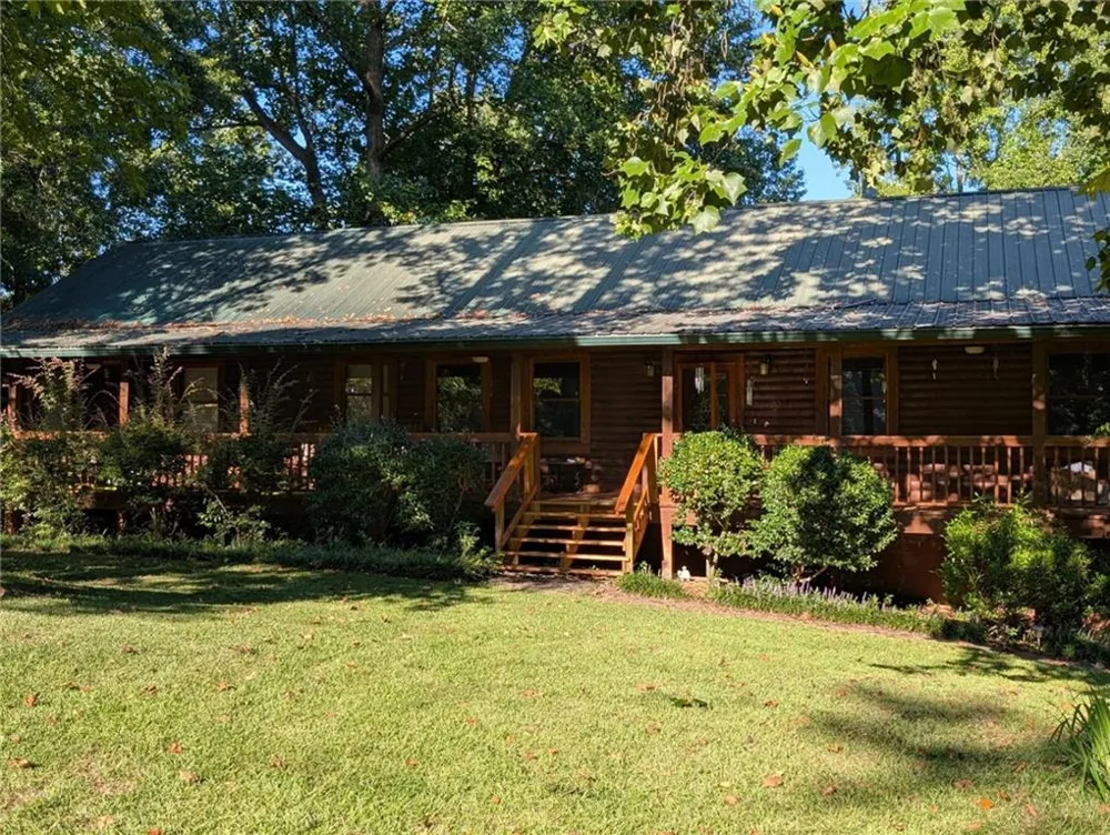 156 Bel Air Drive Maysville, GA 30558
