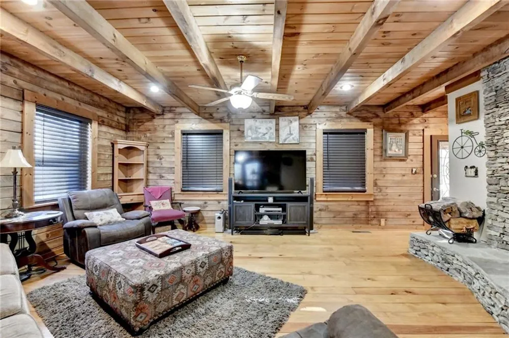 156 Bel Air Drive Maysville, GA 30558