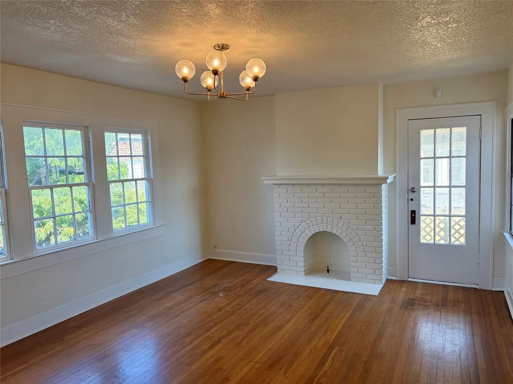 4039 Roswell Street Dallas, TX 75219