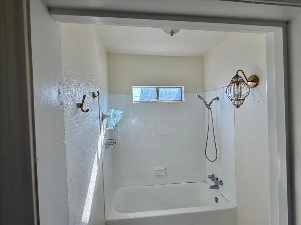 4039 Roswell Street Dallas, TX 75219