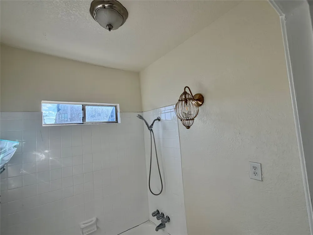 4039 Roswell Street Dallas, TX 75219