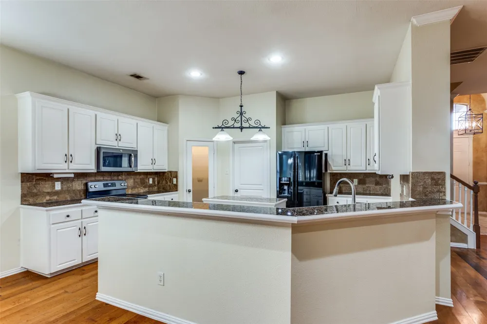8312 Teja Trail Benbrook, TX 76126
