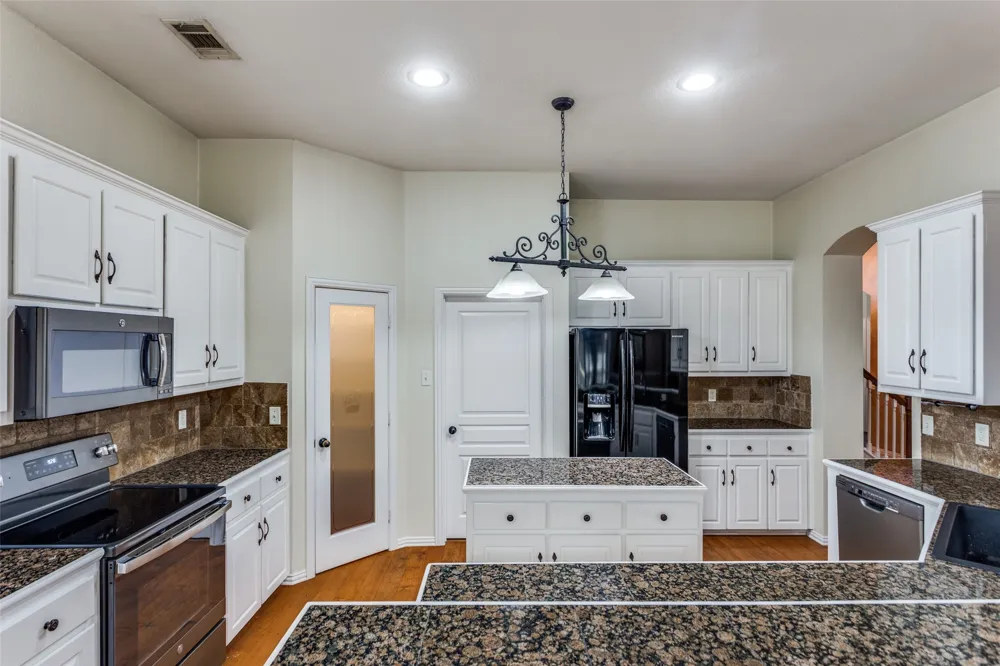 8312 Teja Trail Benbrook, TX 76126