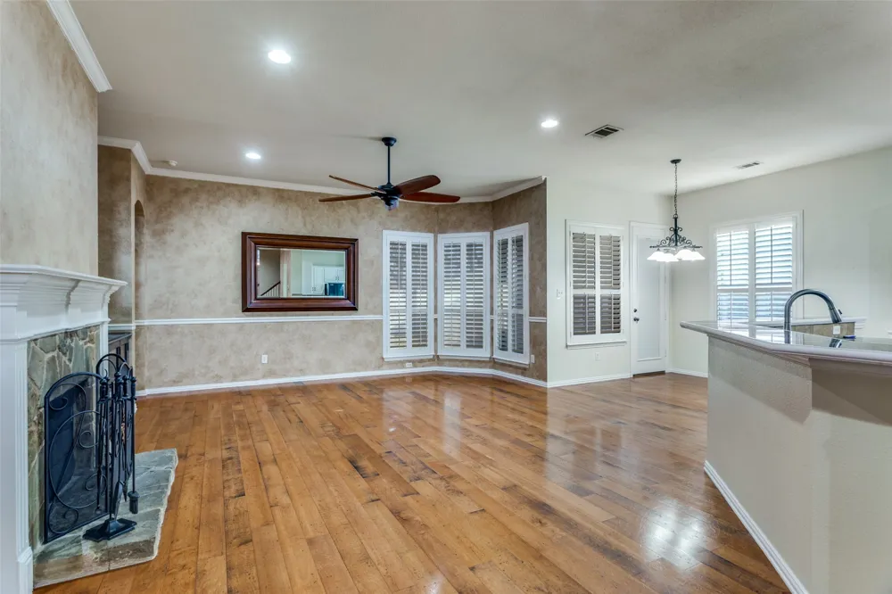 8312 Teja Trail Benbrook, TX 76126