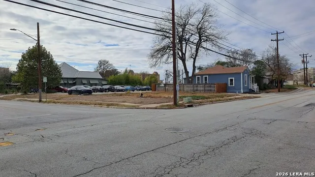 423 dallas San Antonio, TX 78215