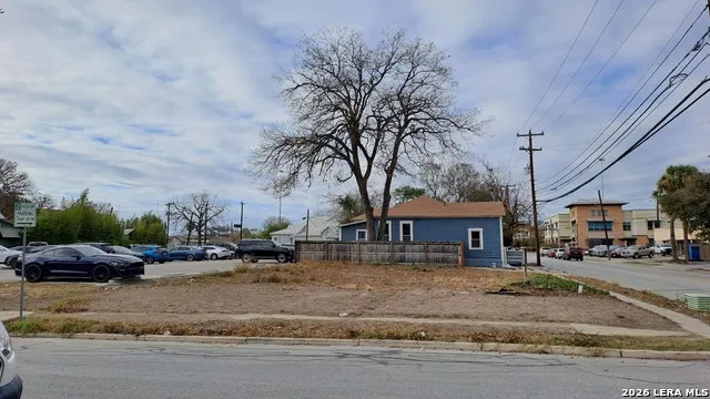423 dallas San Antonio, TX 78215