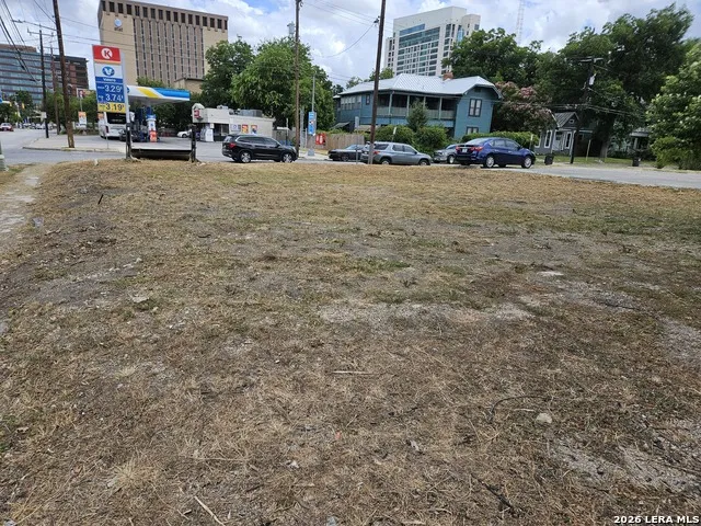 423 dallas San Antonio, TX 78215