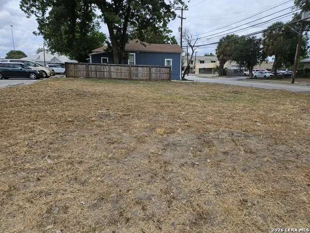 423 dallas San Antonio, TX 78215