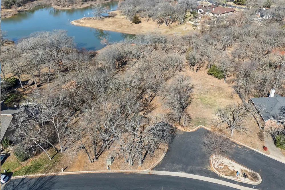 18 Royal Oaks Boulevard Hickory Creek, TX 75065