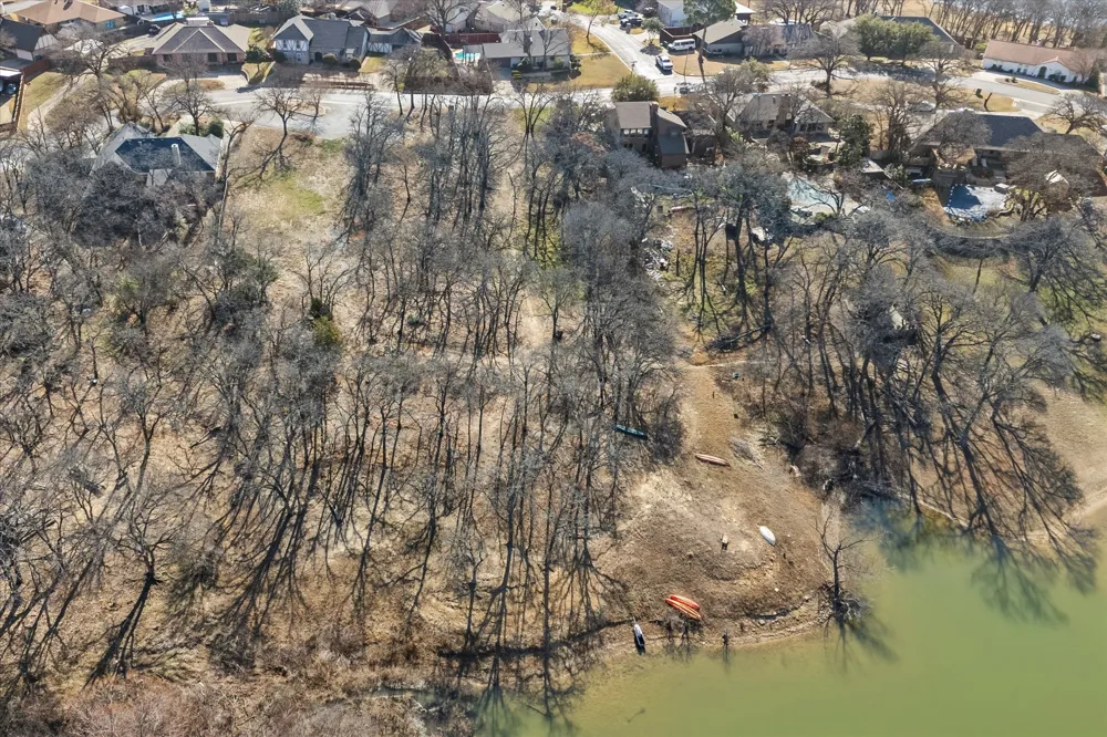 18 Royal Oaks Boulevard Hickory Creek, TX 75065