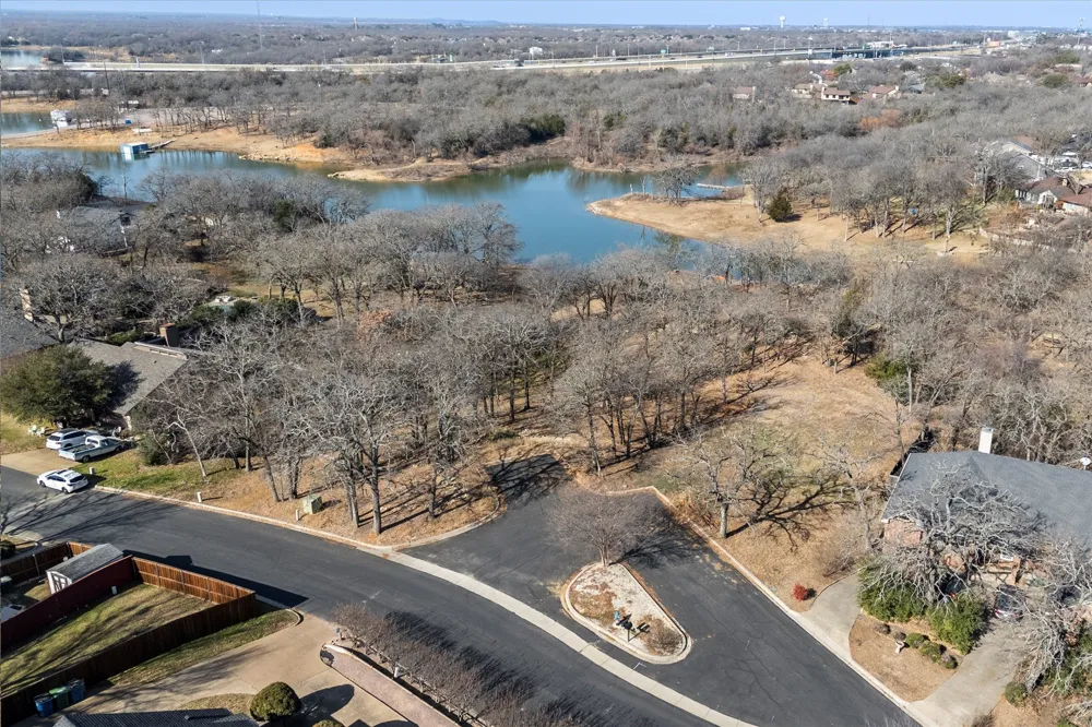 18 Royal Oaks Boulevard Hickory Creek, TX 75065