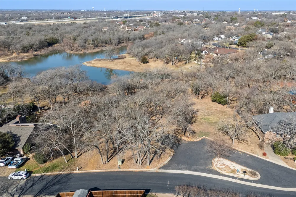 18 Royal Oaks Boulevard Hickory Creek, TX 75065