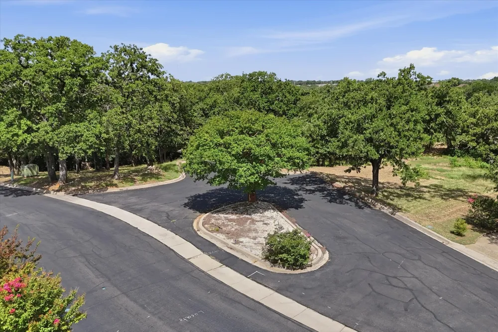 18 Royal Oaks Boulevard Hickory Creek, TX 75065